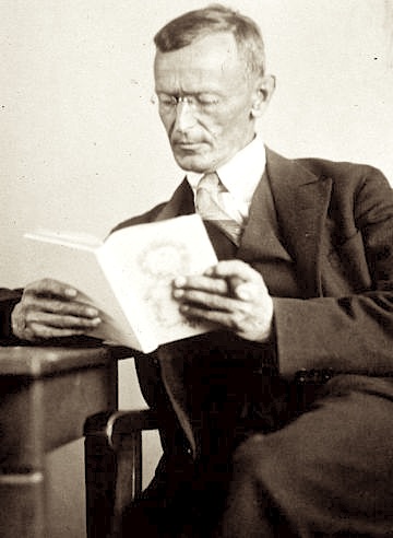 Hermann_Hesse_1927_Photo_Gret_Widmann